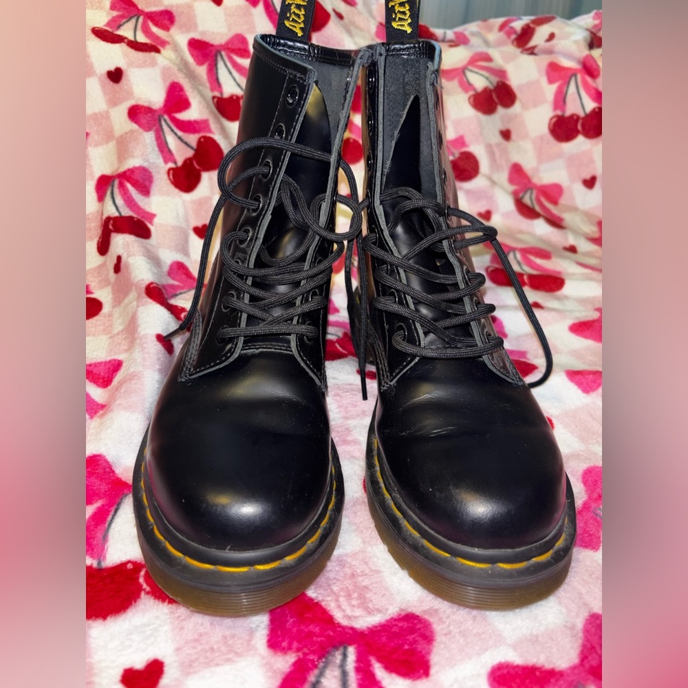 Dr. Martens Black Leather Airwair Boots size 8 women’s LIKE NEW